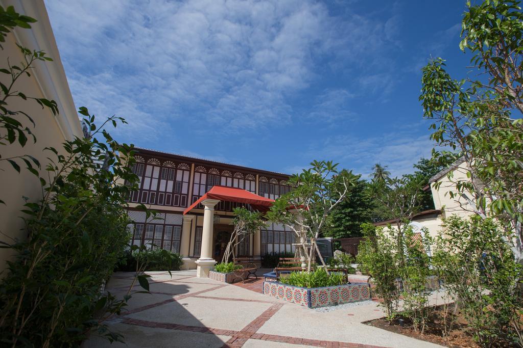 Jawi Peranakan Mansion George Town Bagian luar foto