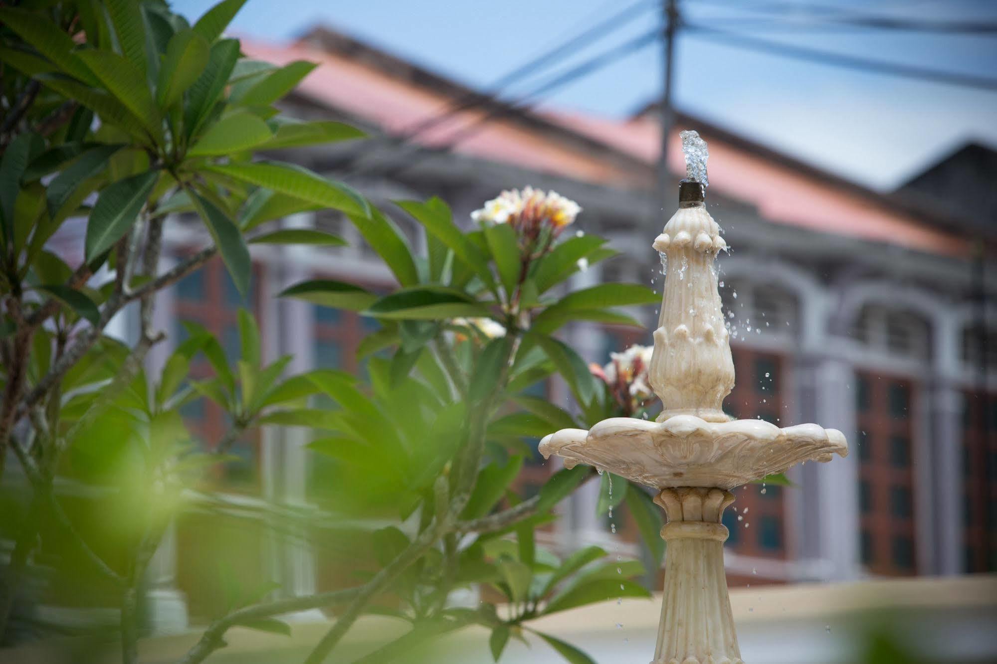 Jawi Peranakan Mansion George Town Bagian luar foto