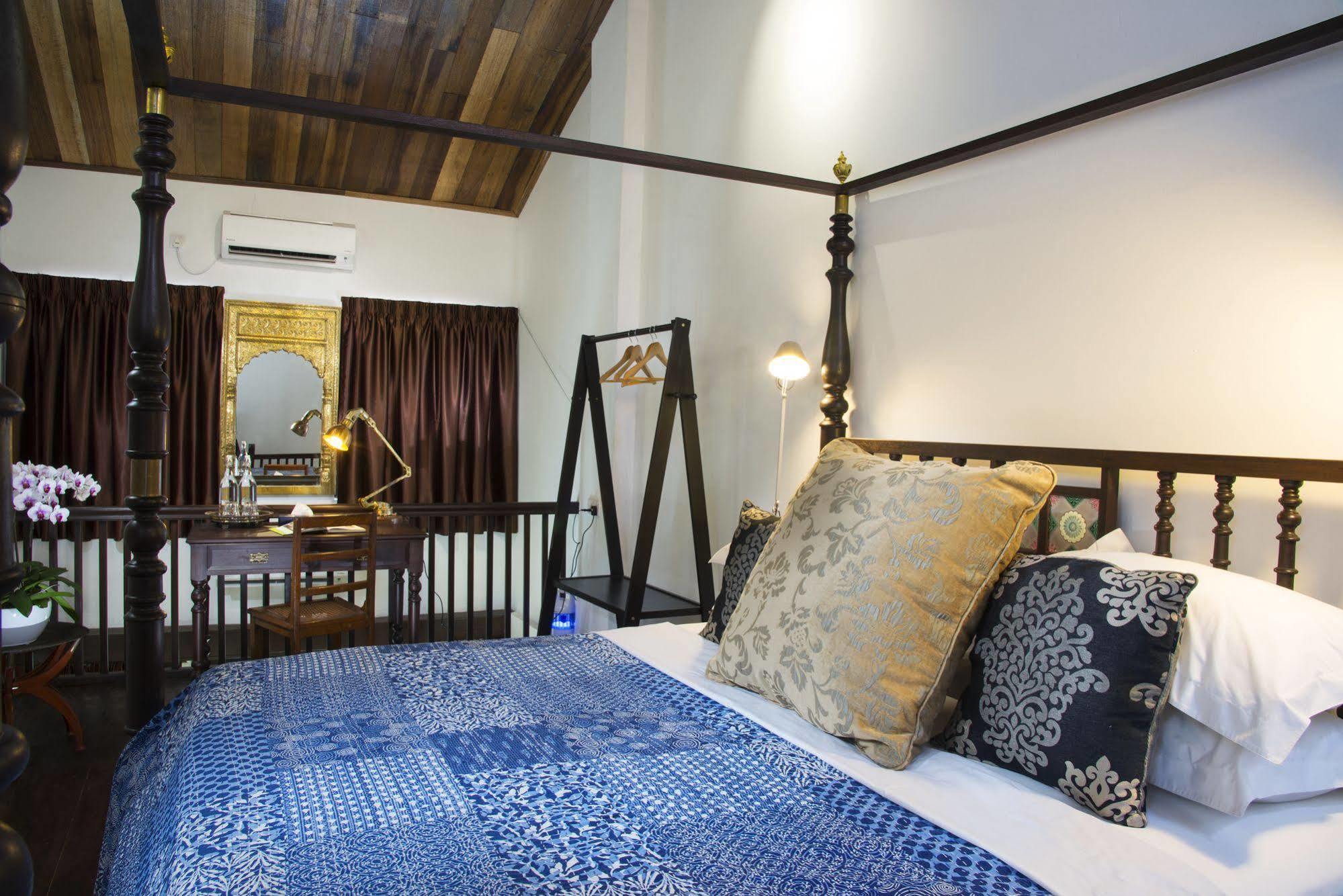 Jawi Peranakan Mansion George Town Bagian luar foto
