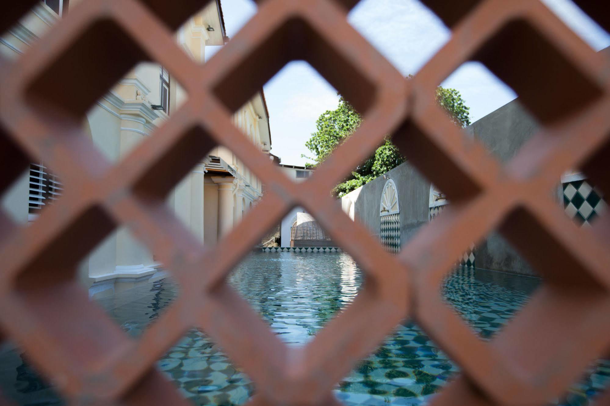 Jawi Peranakan Mansion George Town Bagian luar foto